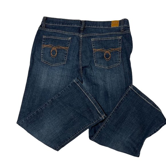 BCBG Paris Sz 14 Medium Wash Mid Rise Straight Leg Jeans - Picture 7 of 8